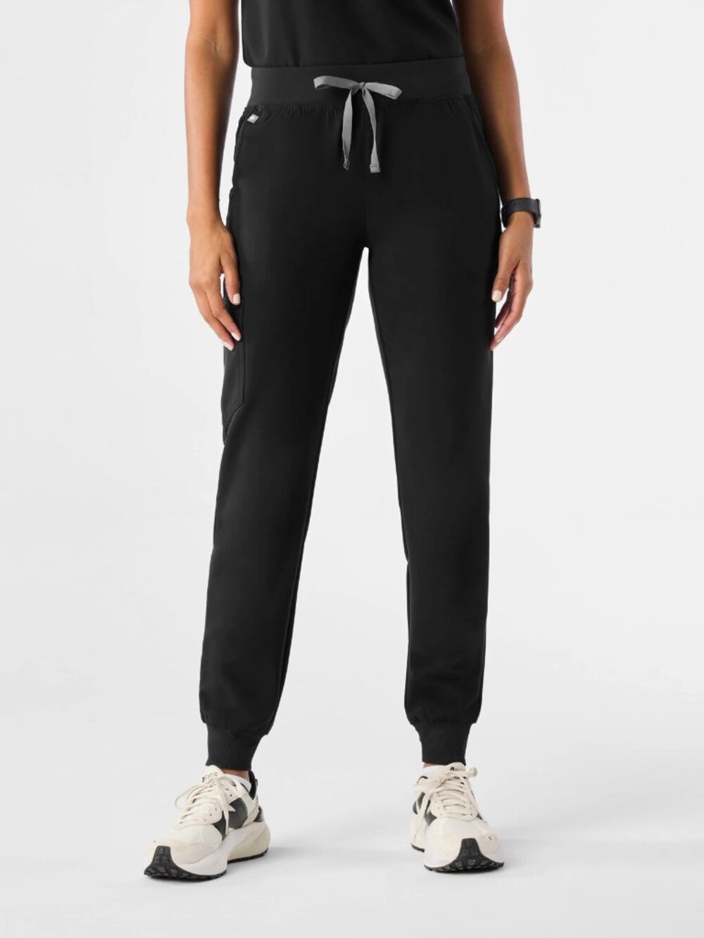FIGS Zamora Jogger Scrub Pants in classic black size Small